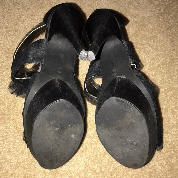 Black ankle bootie heels - Picture 4 of 8